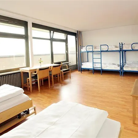 Hotell A&o Hauptbahnhof 2*